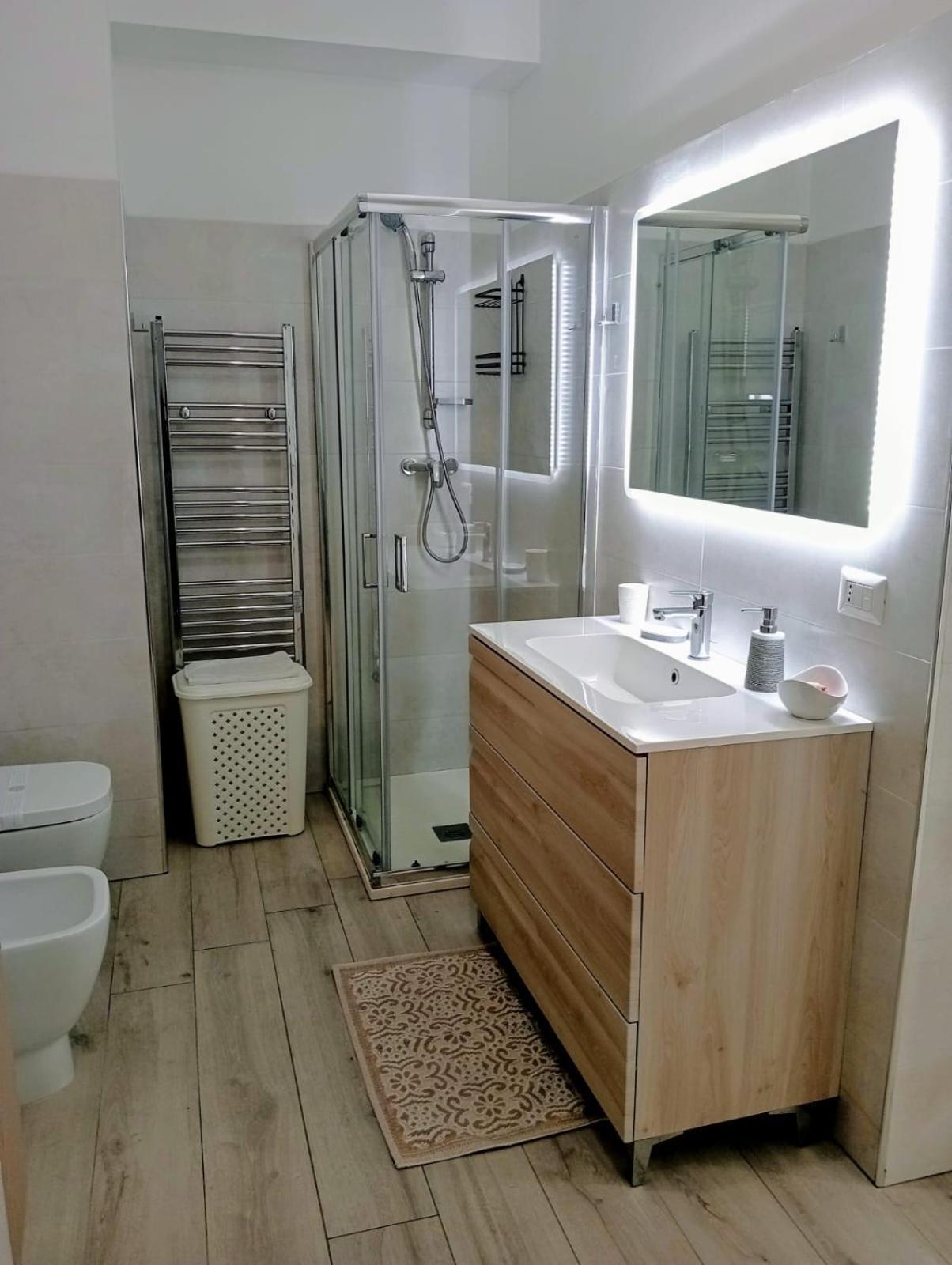 Appartamento Moderno In Centro Citta SantʼAgata di Militello Екстериор снимка